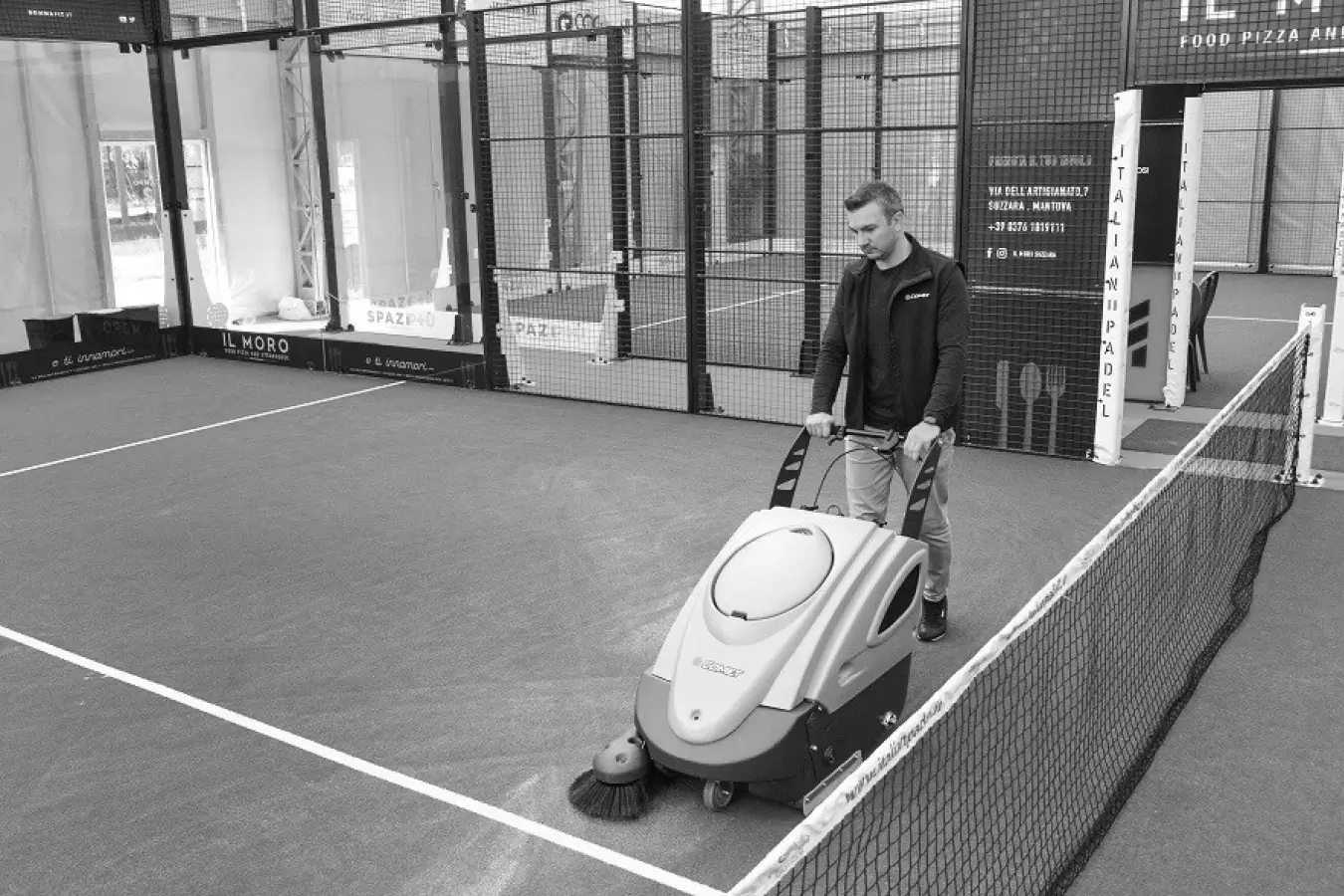 What should be on my Padel club maintenance checklist?